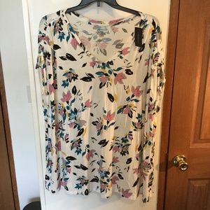 New 26/28 Lane Bryant White Floral Blouse